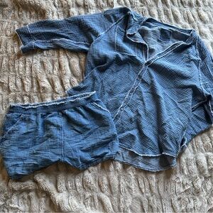 Aerie short set  pool to party in blue .